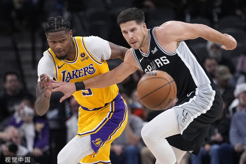 让观众目不 让观众目不